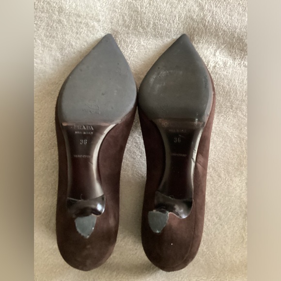 Prada Ladies Suede Pumps - Picture 8 of 15